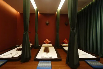 杭州西湖泰式按摩的被动瑜伽：当身体被折叠成诗